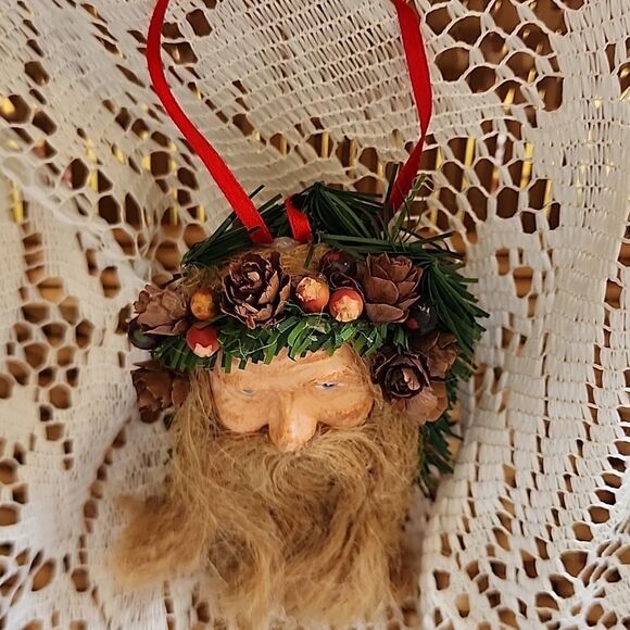 Vintage Old World Santa Ornament - Picture 2 of 5